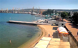 Камера онлайн Феодосия. Порт и маяк (Крым)