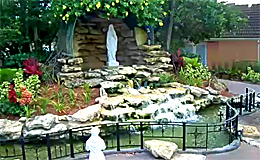 Веб камера Грот в церкви Our Lady of Lourdes (Майами, США)