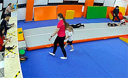 Акробатическая дорожка в гимнастическом зале «КидКорт».