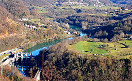 Река Соча, вид на плотину (Словения)