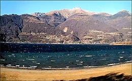 Озеро Комо в районе Колико (Италия)