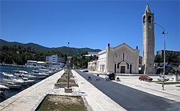 Плоче. Кафедральный собор на набережной (Хорватия)